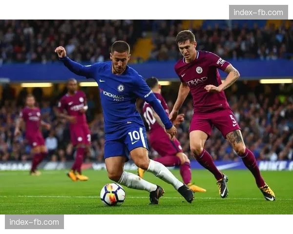 曼联客场对阵埃弗顿上半场沉闷，球迷调侃比赛让人昏昏欲睡