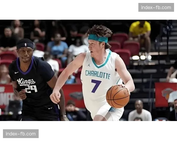 克尼佩尔客场场均21分命中率显著提升，已成黄蜂新核