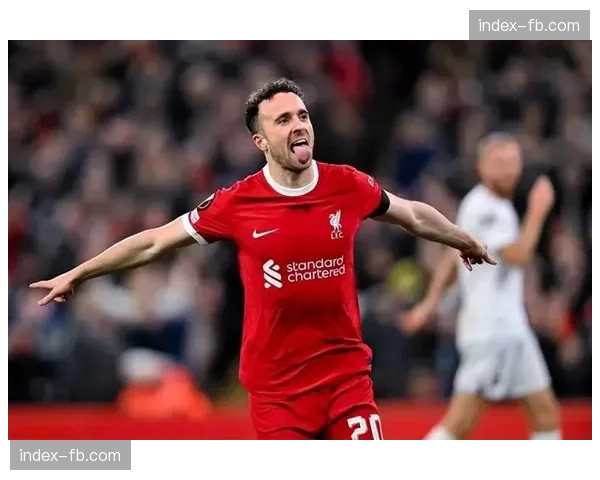 勒沃库森vs法兰克福，维尔茨第30分钟因伤被换下，阿隆索面色凝重。