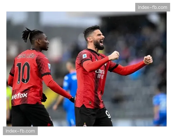 恩波利门将扑出点球后激情怒吼，鼓舞全队士气。