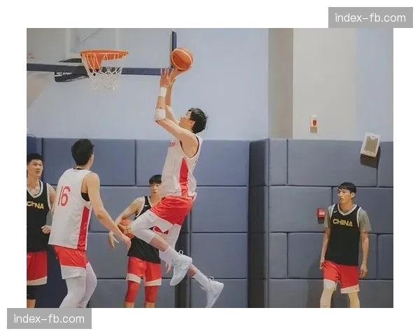 广州男篮限制对手中距离命中率35.9%，防守策略针对性调整